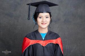 STIMU ၏ MSc ( Public Health) ဘွဲ့ရ ကျောင်းသူ ဒေါက်တာခိုင်သဇင်နှင့် တွေ့ဆုံခြင်း